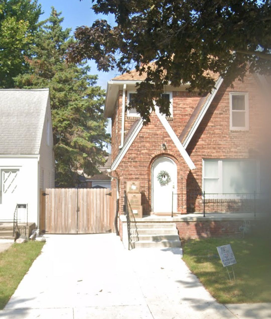 6752 Buckingham Avenue